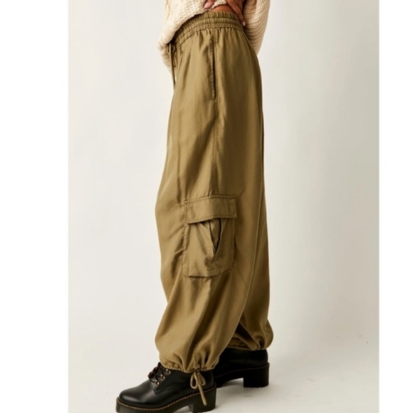 Free People Pants - Free People Palash Cargo Pant In Green Size M